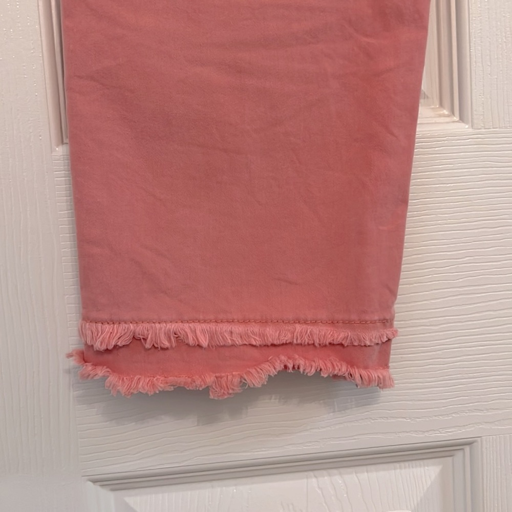 Loft Brand. Women’s cropped Pants. Size 8. - Picture 5 of 6